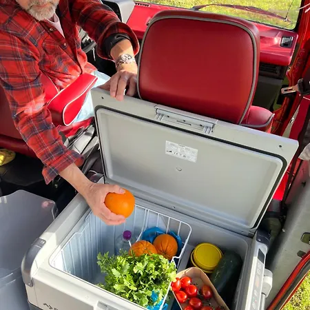 Rent A Blue Classics' S Campervan For Your Road Trip In -volkswagen T3 Luxussátor Portimão